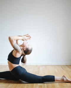 YOGA PRACTICE GUIDE TO LOSE WEIGHT FAST AT HOME - WHAT YOU SHOULD KNOW?