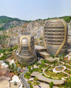 Unique “Honeycomb” Hotel in Nanjing, China