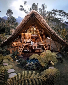 Bamboo house in the middle of the forest, no difference with paradise on earth