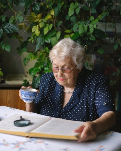 Drink from 5 cups of tea a day good for the elderly brain