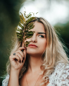 HOW TO GET RID OF FROWN LINES BETWEEN EYEBROWS: 2 EFFECTIVE METHODS