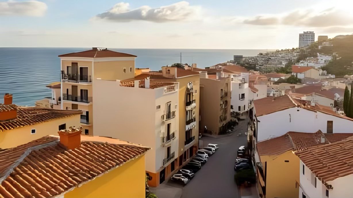 Spain’s Real Estate Market Drops 3.83% in August: Key Trends & Investment Outlook